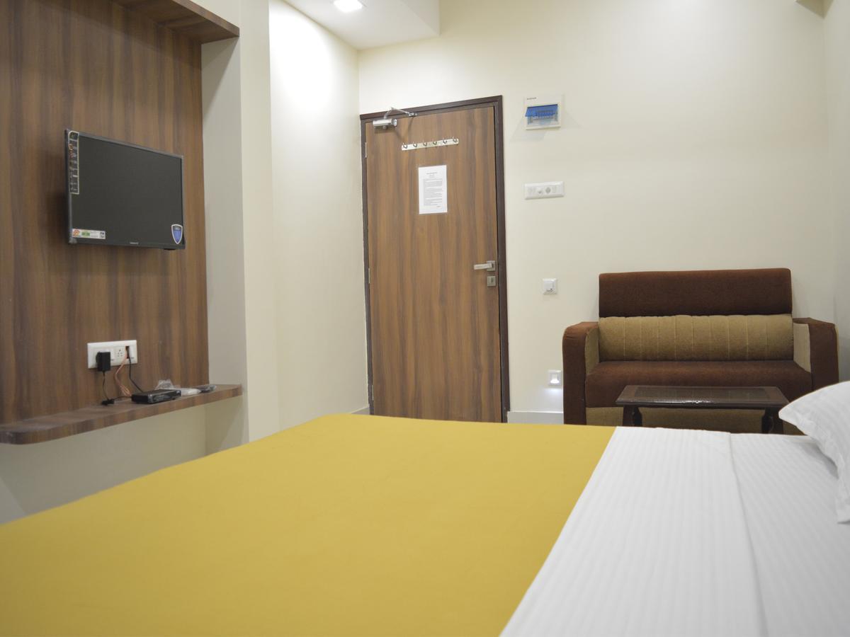 Stayguru Park View Residency 普杰 外观 照片