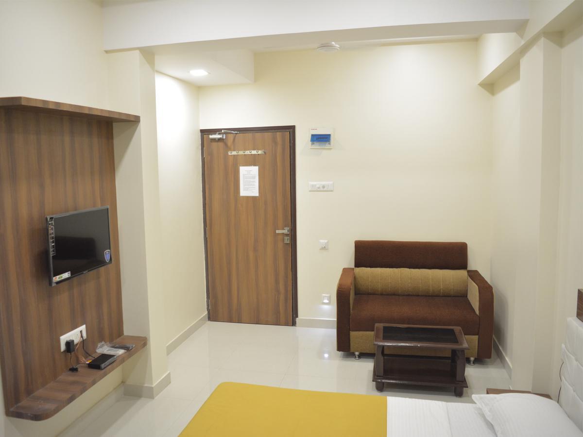 Stayguru Park View Residency 普杰 外观 照片